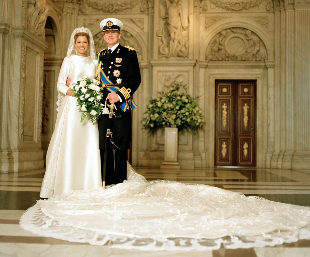 Trouwfoto van koningin Máxima in een ontwerp van Valentino, 2002
