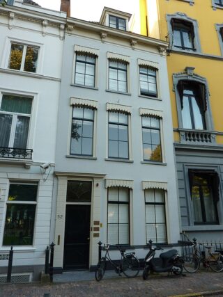 Het vroegere hoofdkwartier van GS III aan het Lange Voorhout 52 in Den Haag