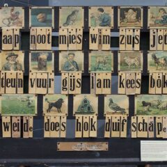 Aap Noot Mies, het beroemde leesplankje van Hoogeveen