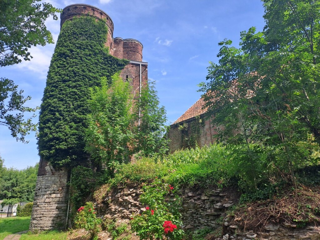 De Graventoren, het enige restant van het Gravenkasteel, waarin Mercator enige tijd zat opgesloten.