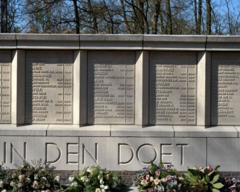 Deel van het monument op de voormalige fusilladeplaats van Kamp Vught