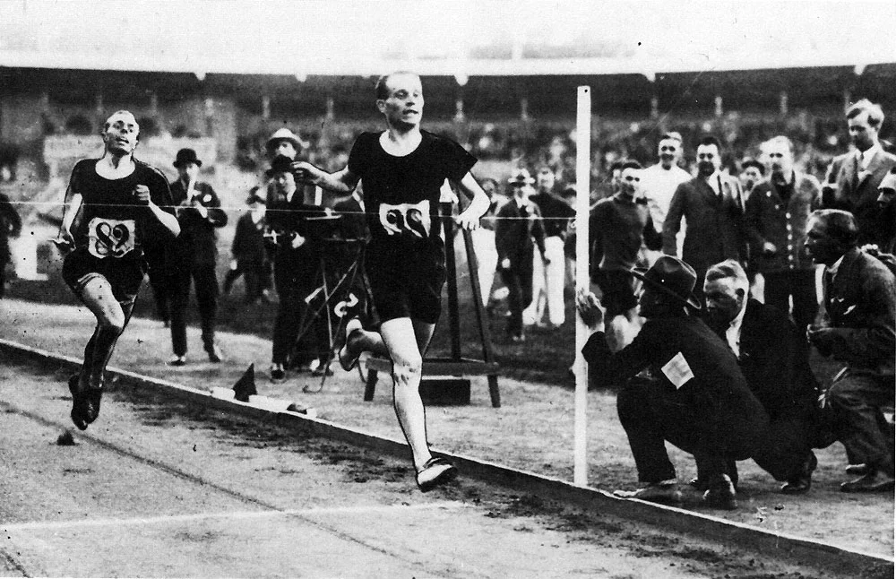 Paavo Nurmi wint een wedstrijd in Stockholm, 1926