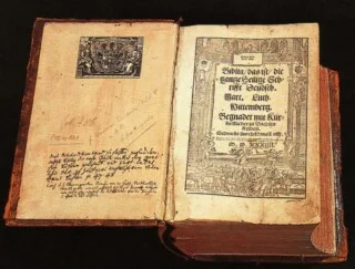 Eerste vertaling uit 1534 van de volledige Bijbel door Maarten Luther, gedrukt door Hans Lufft in Wittenberg