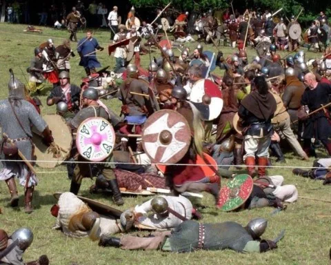 Re-enactment van een Vikingstrijd in Denemarken, 2005