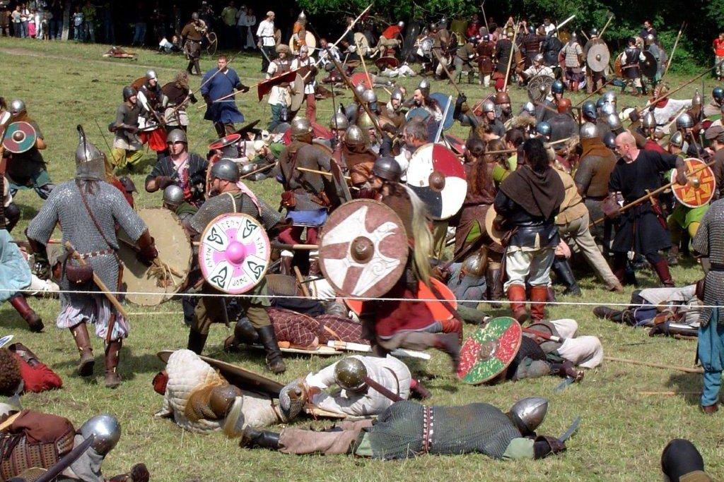 Re-enactment van een Vikingstrijd in Denemarken, 2005