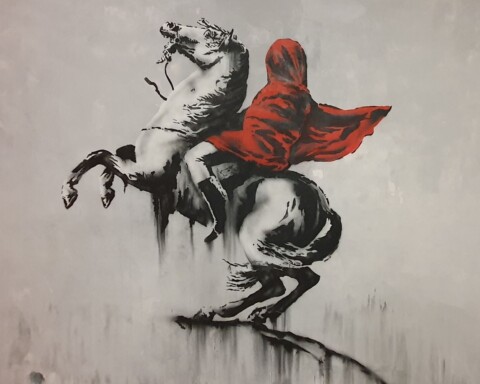 Bonaparte, 2018 - Stencil met spuitverf van Banksy, Avenue de Flandre, Parijs. In dit werk vervangt Banksy Napoleon door een onbekende figuur gehuld in een mantel.