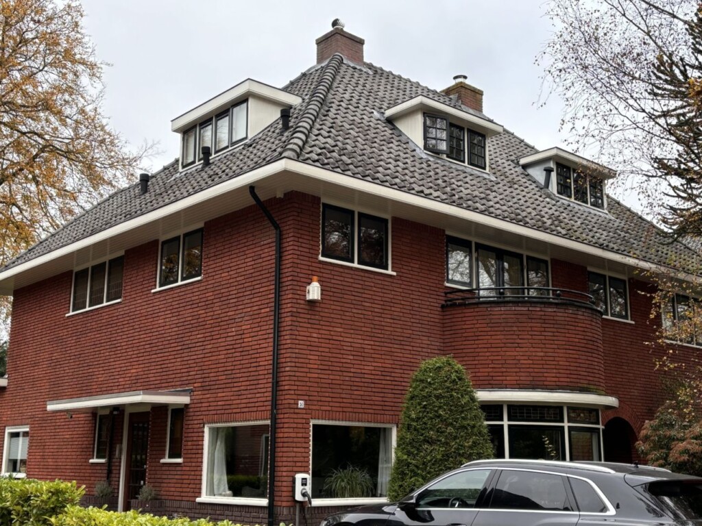 Loosdrechtseweg 50, Hilversum. Hier kwam koningin Juliana op bezoek bij Jan van Zutphen thuis.