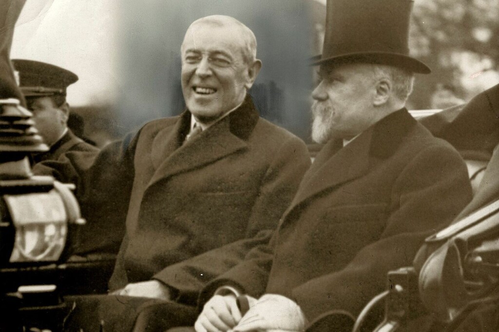 De Amerikaanse president Woodrow Wilson in 1918 tijdens een rondrit met de Franse president Raymond Poincaré