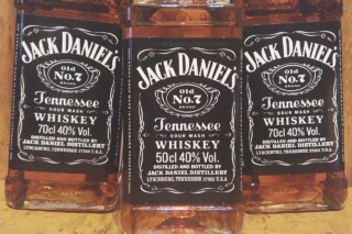 Drie flessen Jack Daniels Old No. whiskey