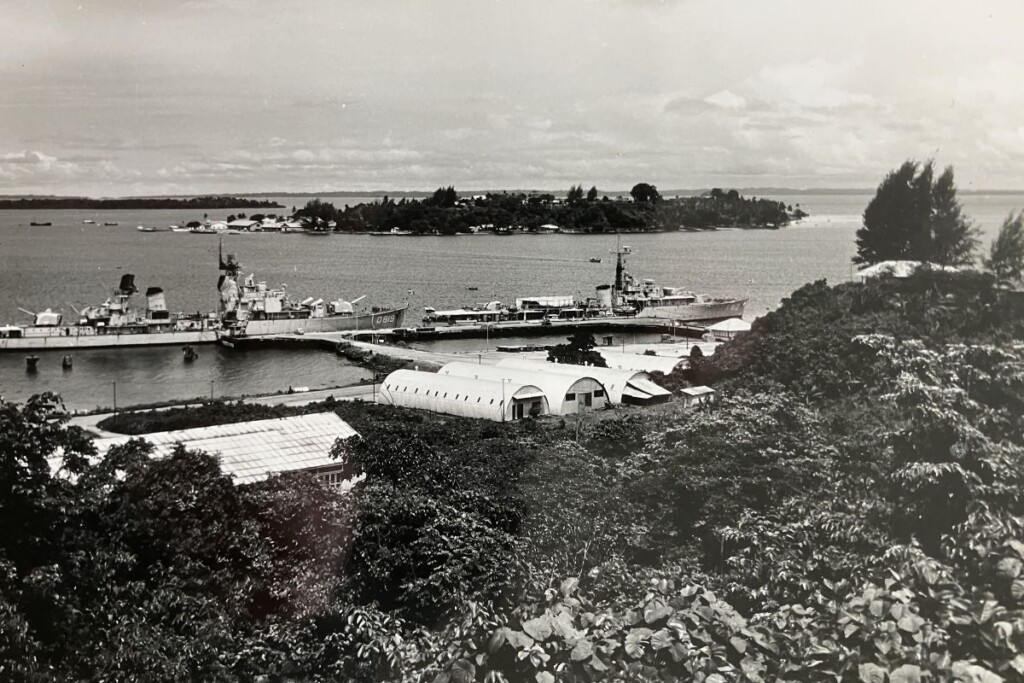 De haven van Hollandia, Nieuw-Guinea