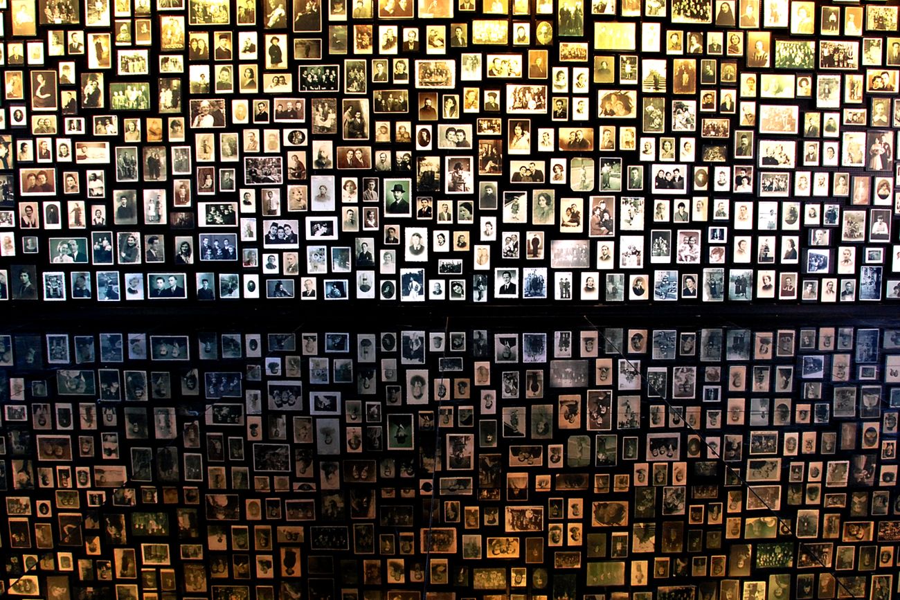 Foto's van slachtoffers zoals te zien in Staatsmuseum Auschwitz-Birkenau