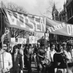 De eerste Roze Zaterdag in april 1979, waarbij gedemonstreerd wordt tegen de ultraconservatieve bisschop Jo Gijsen.