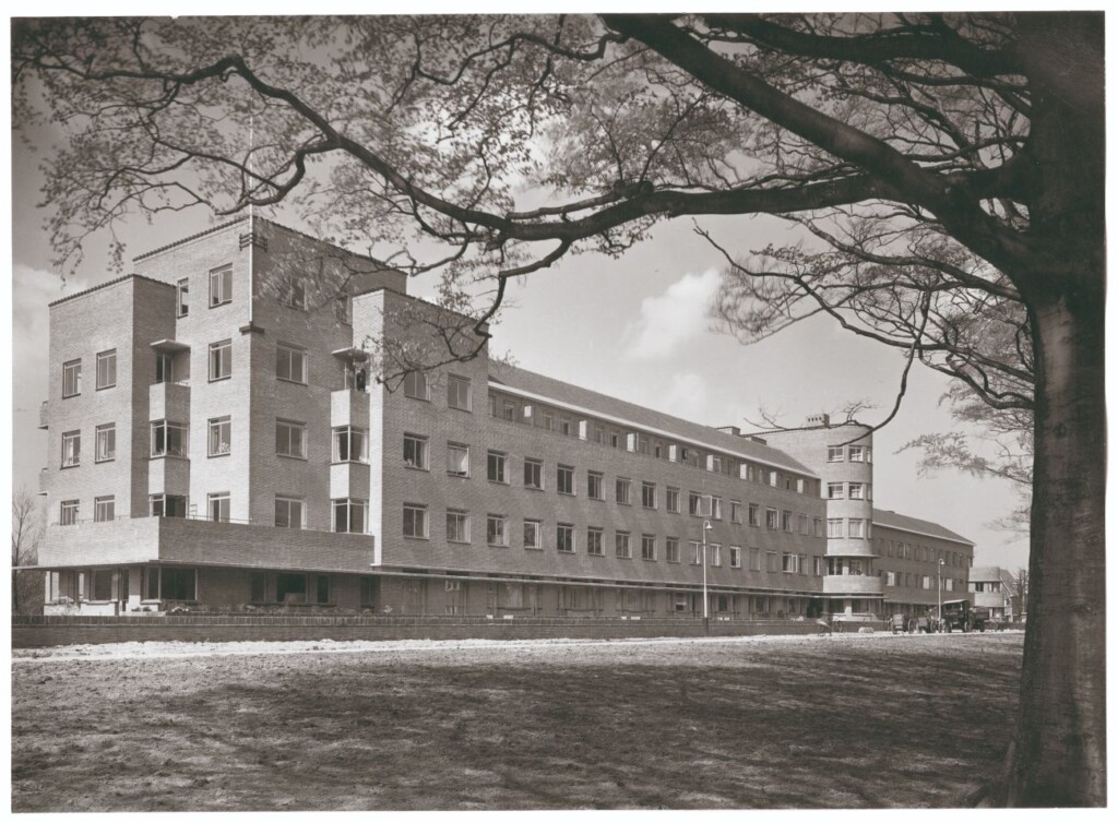 Flatgebouw Van Hogenhoucklaan, 1930-1931, Rijksmonument