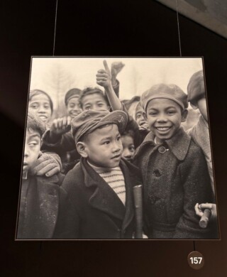 Foto van Maria Austria uit 1952, van Molukse kinderen in woonoord Schattenberg