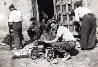 Enkele Belgen aan het front in Jarama in februari 1937