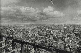 August Sander, Gezicht op Rotterdam, circa 1930