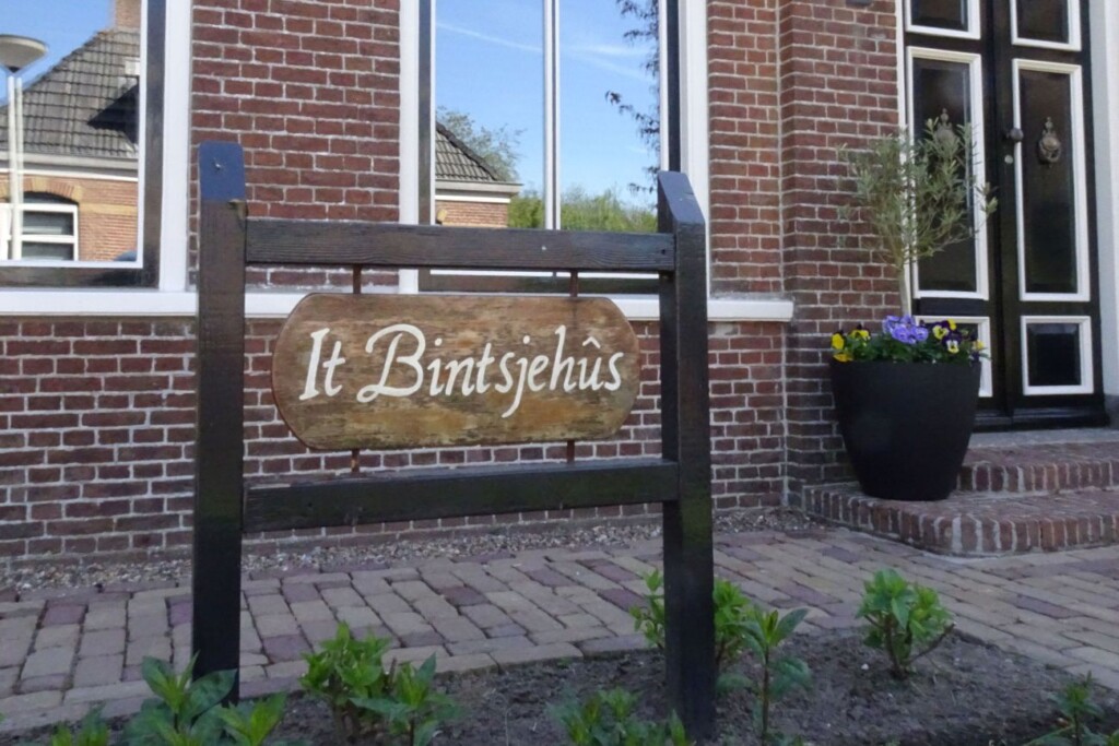 De vroegere woning van De Vries in Suameer