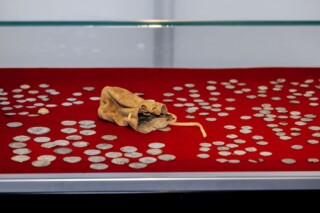 Een deel van de muntschat in Museum De Waag
