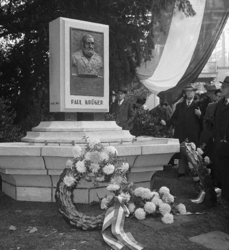 Onthulling in 1952 van het gedenkteken voor Kruger in Utrecht