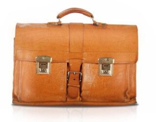 De bekende leren schooltas