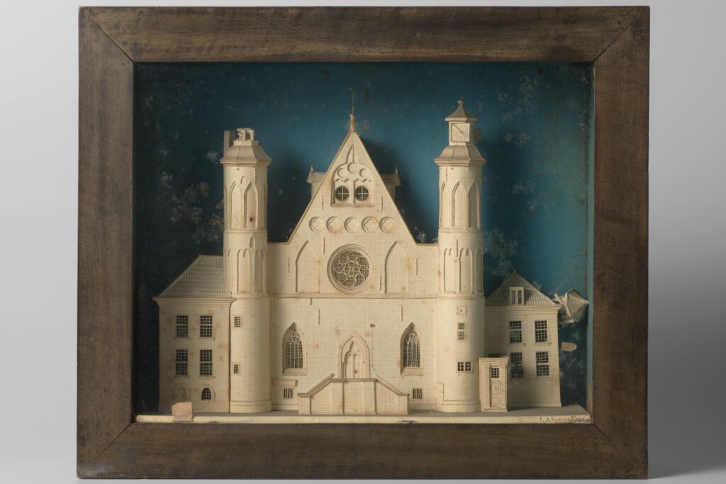 Papieren bavelaar met het Binnenhof uit de collectie van het Rijksmuseum