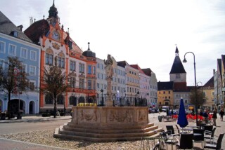 De geboorteplaats van Hitler, Braunau am Inn, hernoemt nazistraten