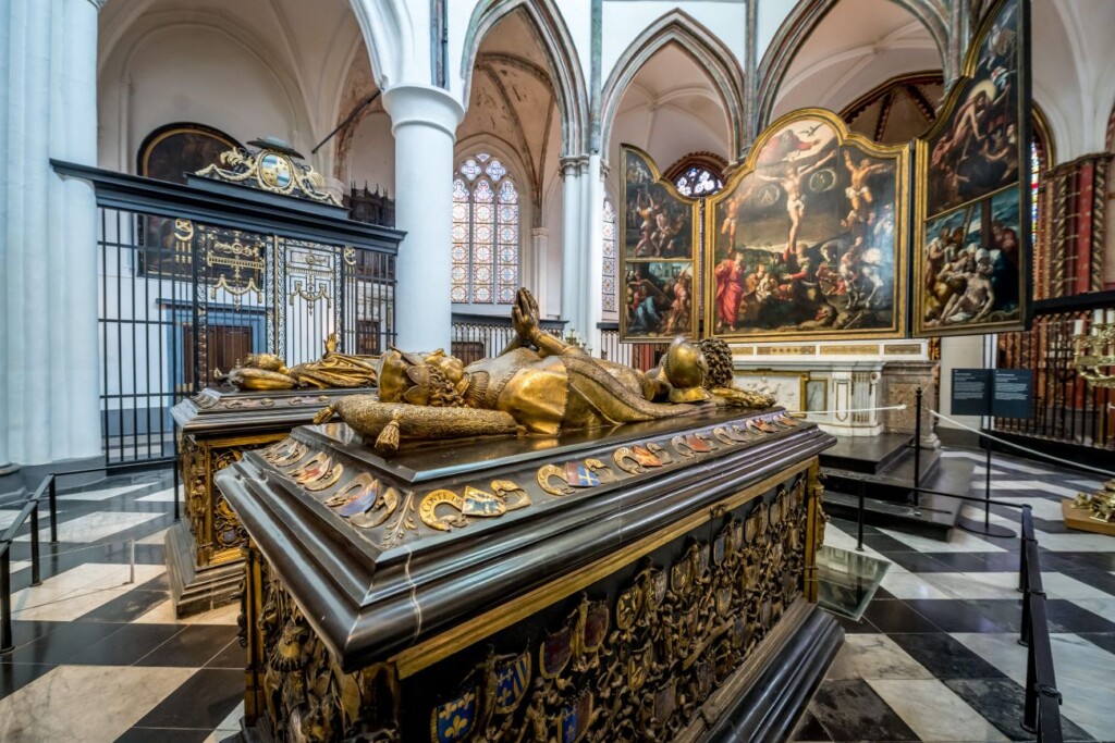 Praalgraven van Karel de Stoute en Maria van Bourgondië