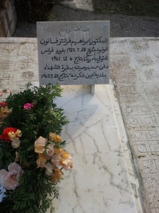 Fanons graf in Algerije.