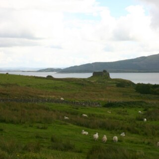 Ruïne van Ardtornish Castle aan de Sound of Mull