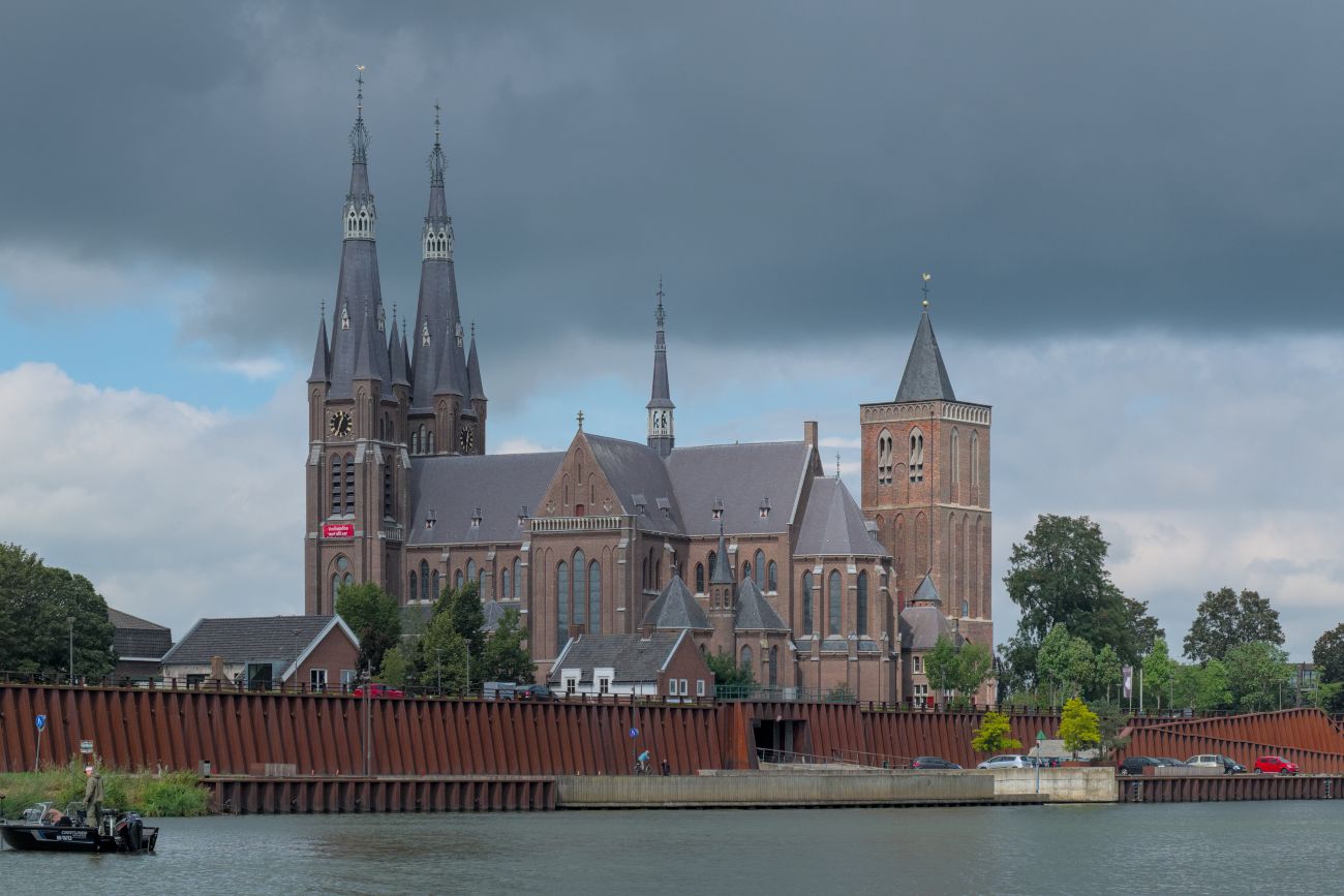 Zicht op Cuijk met de Sint-Martinuskerk