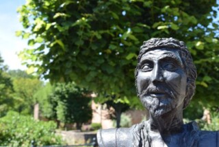 Bronzen beeld van Witte van Haamstede bij kasteel Haamstede