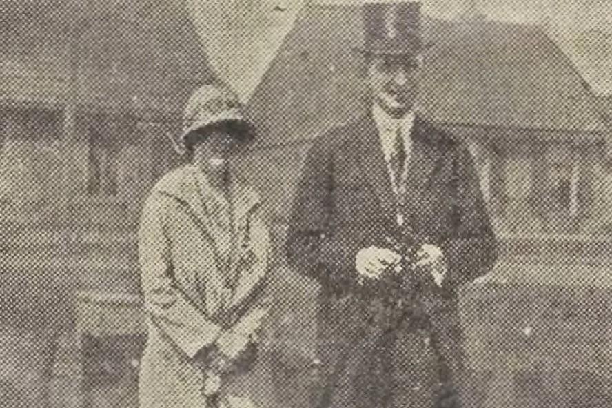 Het kersverse burgemeesterspaar in 1926 – Schager Courant