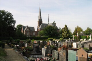 Zicht op Willibrordkerk in Vleuten