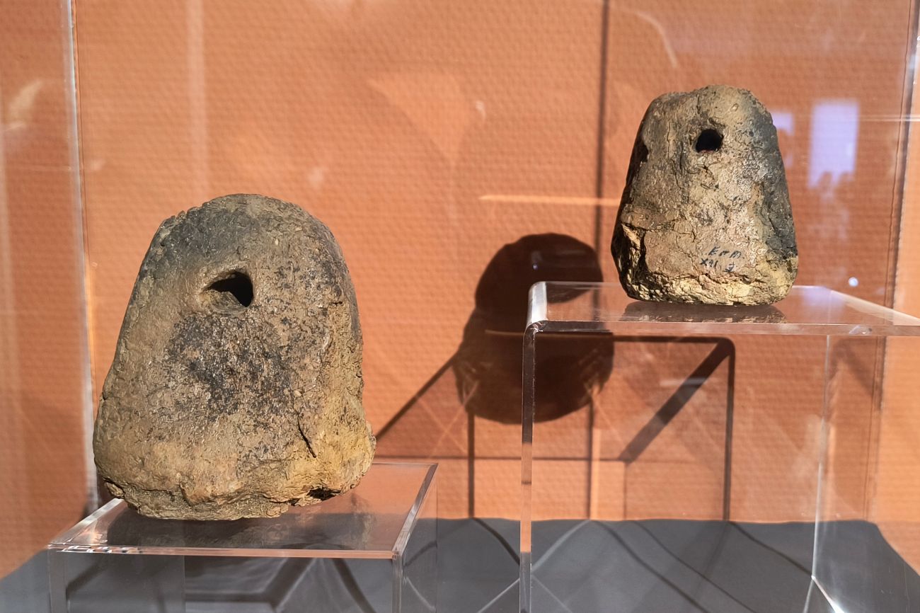 Weefgewichten uit ca. 800 v.Chr, gevonden in Ermelo
