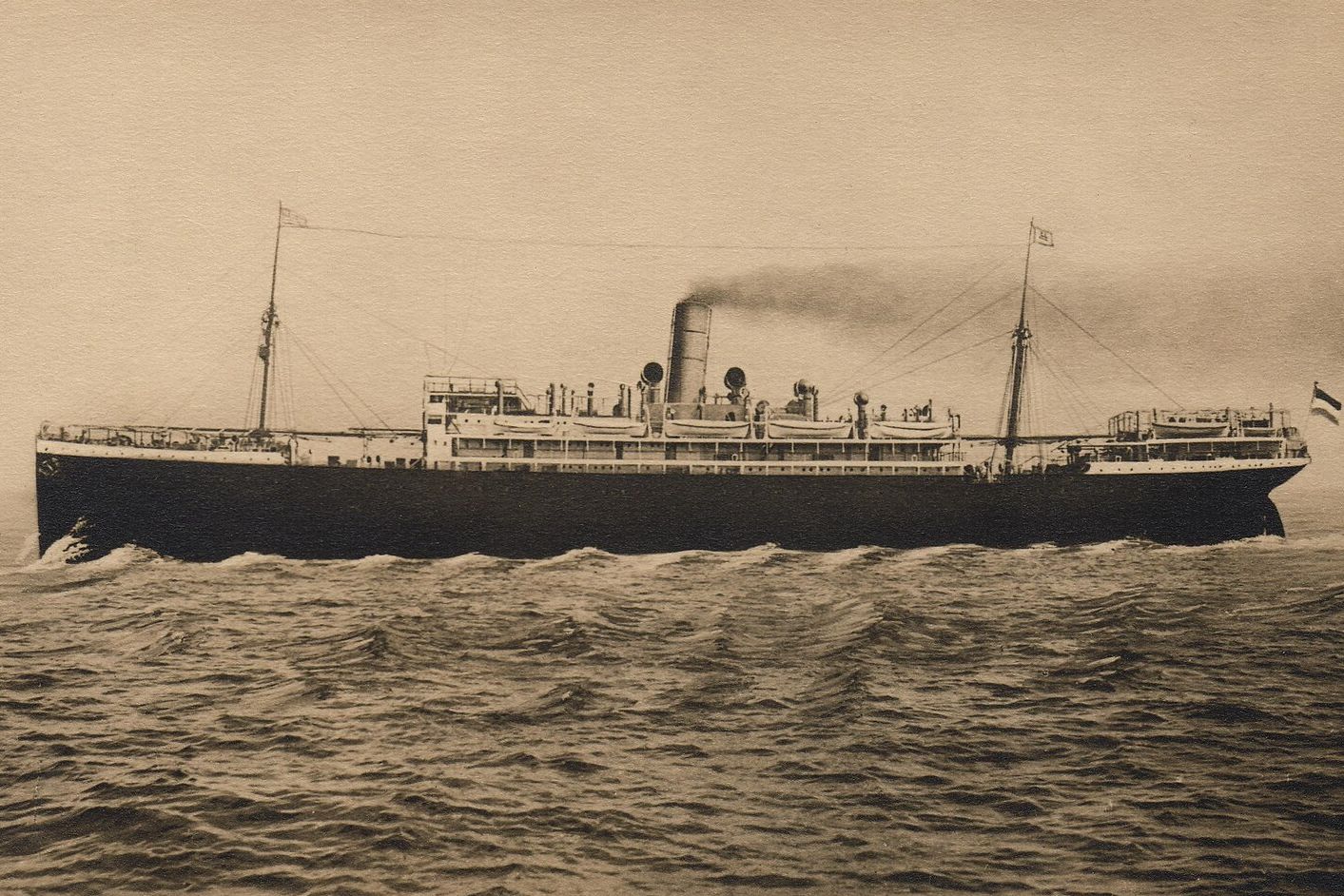 SS Nyassa, het schip dat vluchtelingen naar Suriname bracht