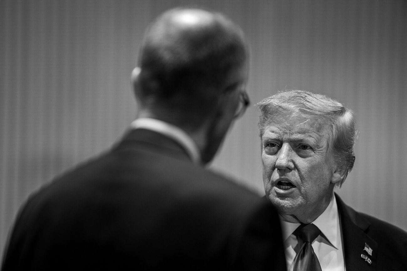 Donald Trump tijdens een ontmoeting met de Duitse bondskanselier Friedrich Merz