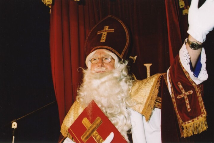 Sinterklaas tijdens een bezoek aan Naarden, 1998
