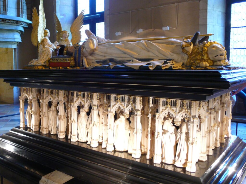 Dijon, graftombe van Filips de Stoute