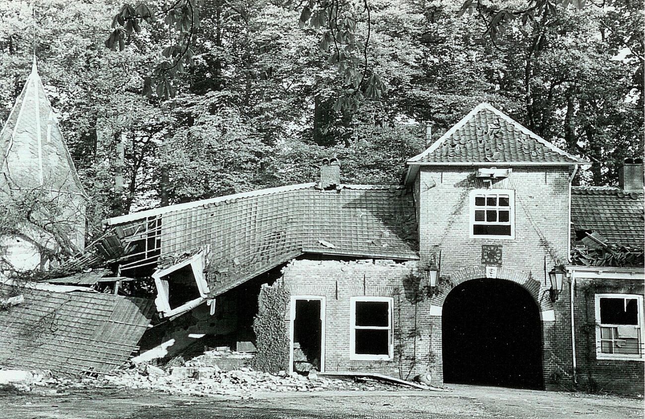 Het vernietigde poortgebouw van kasteel Zuylestein