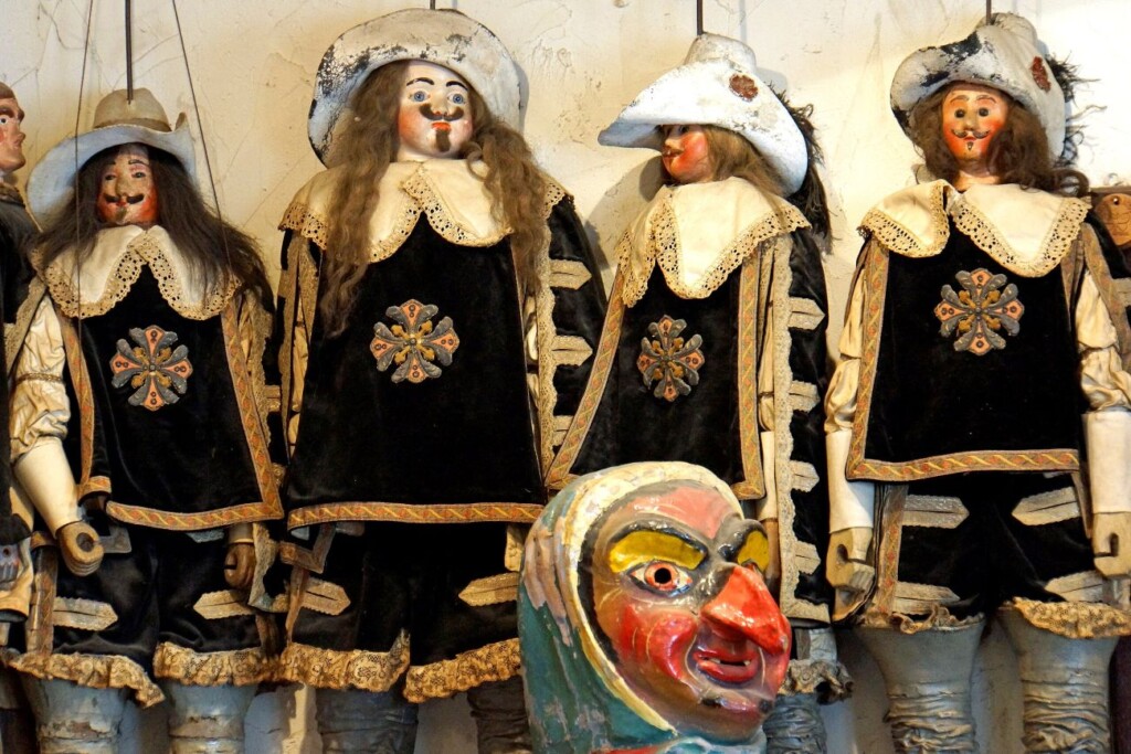 Poppen van Koninklijk Poppentheater Toone