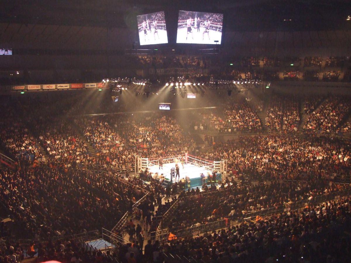 Kickboxwedstrijd tussen Remy Bonjasky en Badr Hari ter illustratie.