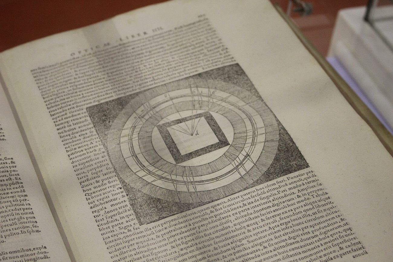 Titelpagina Kitab al-Manazir Alhazen