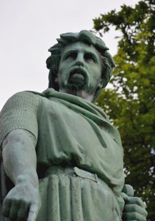 Beeld van Rollo uit 1911, stadspark Ålesund