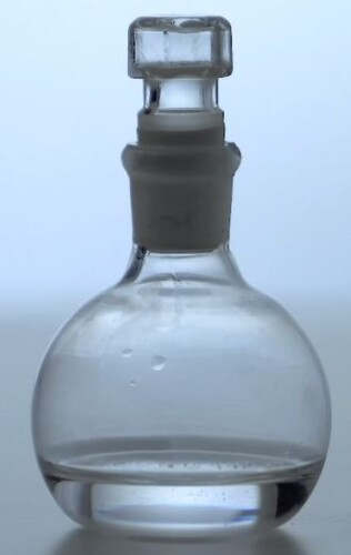 Watervrij hydrazine
