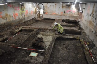 Opgraving in de kelder van het museum