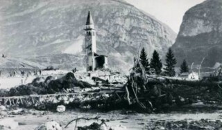 De klokkentoren van Longarone