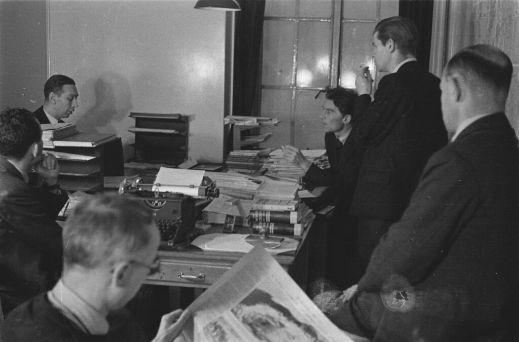 Redactiebijeenkomst van Radio Oranje in Londen, 1943