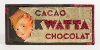 Rechthoekig kaartje in de vorm van een chocoladereep, met links het hoofd van een blond jongetje met soldatenmuts, ca. 1930