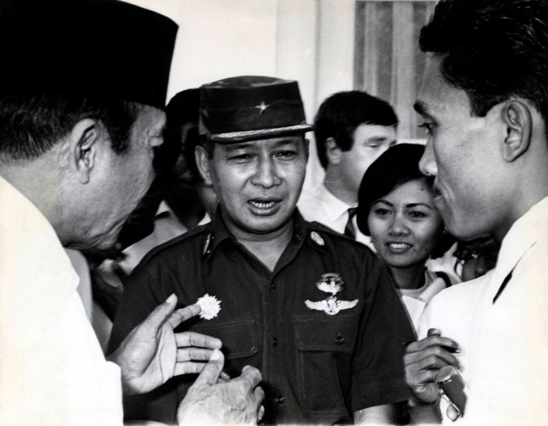 President Soekarno (links) en generaal Soeharto