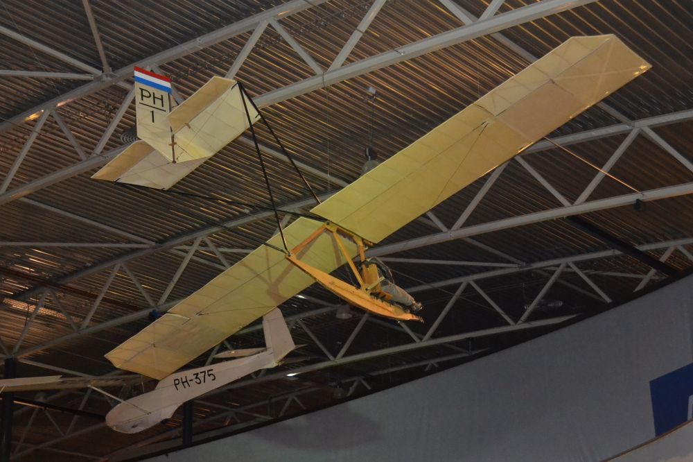 Replica van de Pander Zögling PH-1 in het Aviodrome in Lelystad